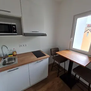 Lenau Apart Otel